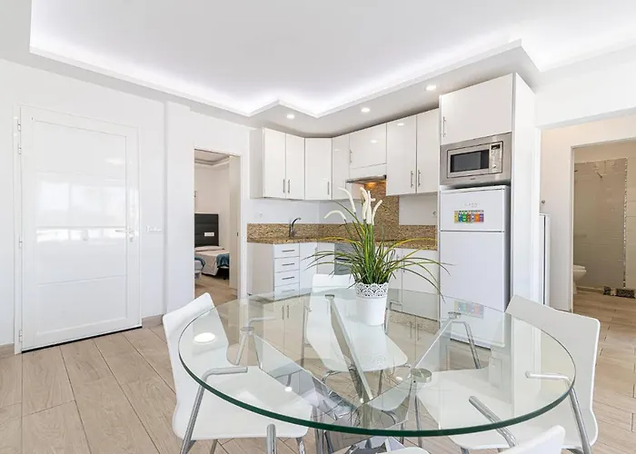 아파트 Sun View - Island Village Heights 아데제