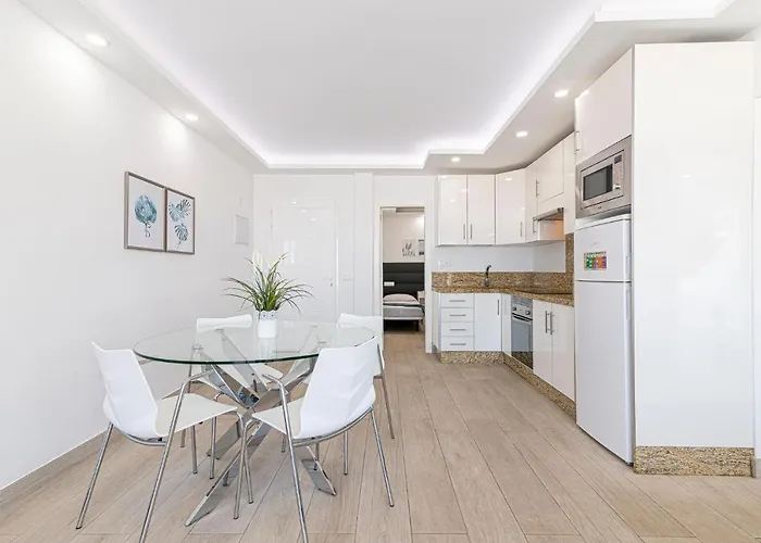 아파트 Sun View - Island Village Heights 아데제